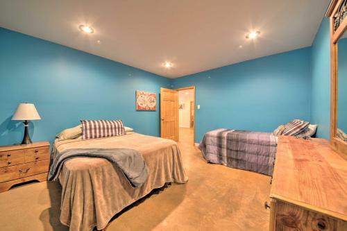 Peaceful Custom Carbondale Home With Pool Near Siu!