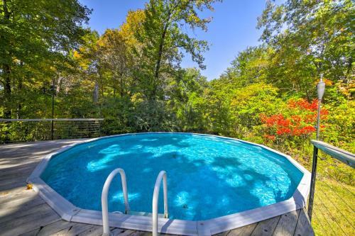 Peaceful Custom Carbondale Home With Pool Near Siu!