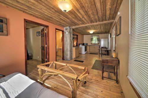 Carbondale Cottage With Fire Pit - 3 Mi To Siu!