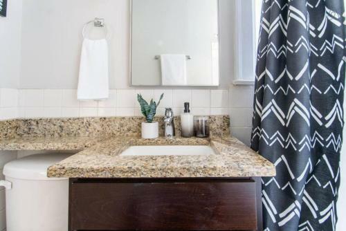 Apartamento Ew1 Aesthetically Vibrant 2br Apt At Lincoln Square