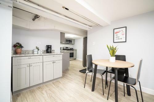 Apartamento Bright And Cozy 2br Condo In Logan Square!