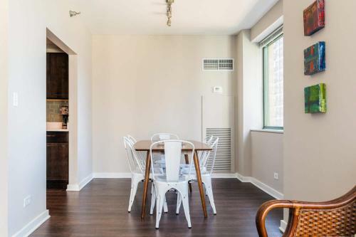 Apartamento 2br Navy Pier Loft With Pool, Gym & Views By Envitae
