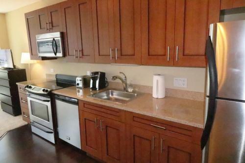 Apartamento Had A Pleasant Visit On Dch 215 West Washington