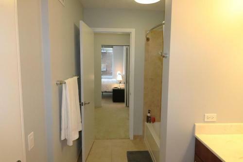 Apartamento Had A Pleasant Visit On Dch 215 West Washington