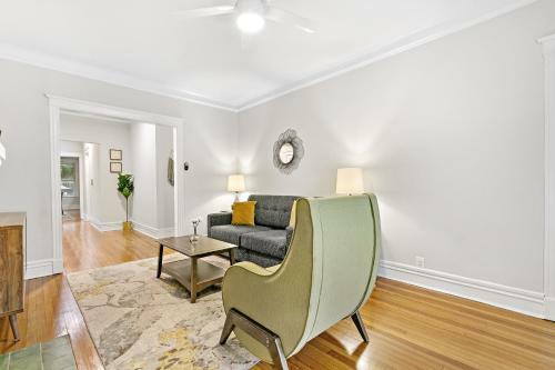 Apartamento Indulging 2-bedroom Condo Unit In Festive Boystown