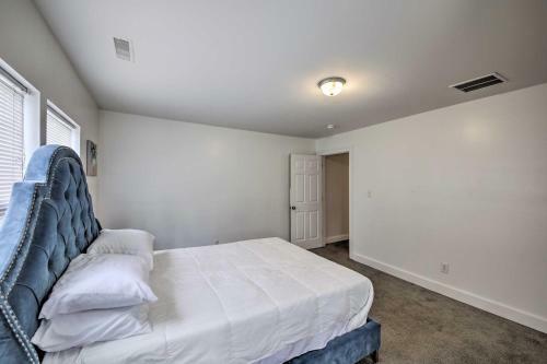 Charming Indy Townhome - 4 Mi To Mile Square!