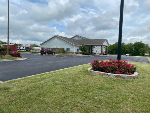 Garnett Hotel & Rv Park