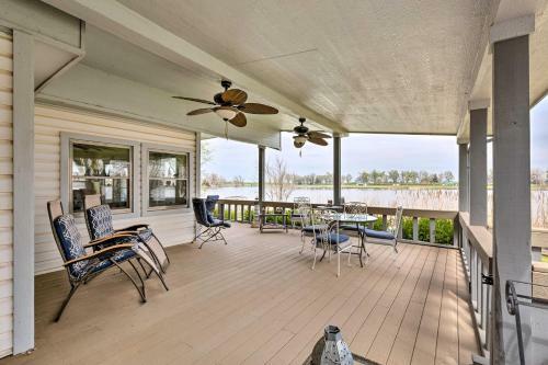 Serene Lakefront Getaway With Fire Pit And Grill