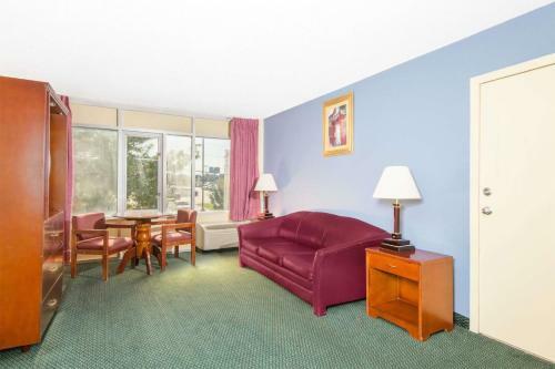Hotel Coratel Inn & Suites Wichita East