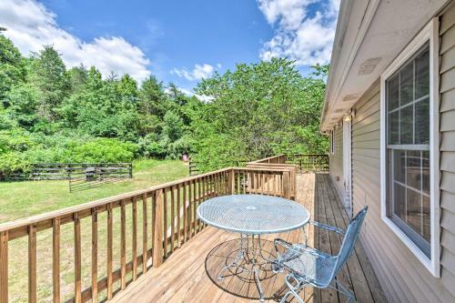 Bucolic Cottage With Fire Pit, 2 Mi To Marina!