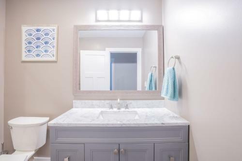 Closest Listing To The Ark, 2 Queen Beds