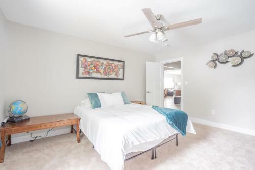 Closest Listing To The Ark, 2 Queen Beds