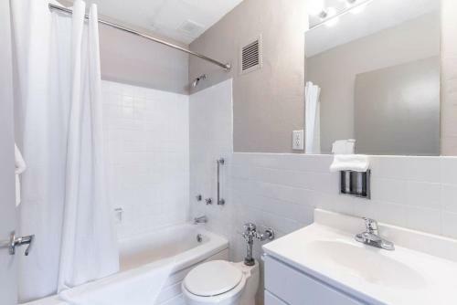 Apartamento Abode Vue At 3rd Downtown 1-bedroom