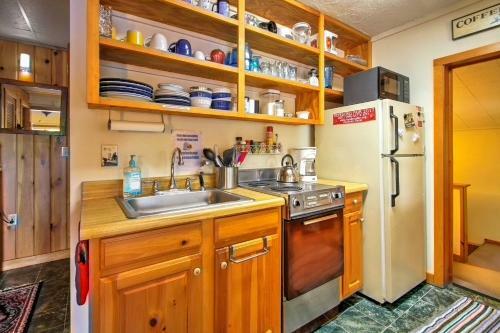 Charming Casco Cottage On Lake With Private Dock!