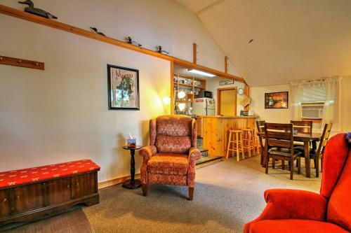Charming Casco Cottage On Lake With Private Dock!