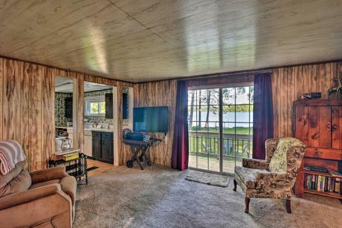 Life On The Lake With Private Dock And Fire Pit!