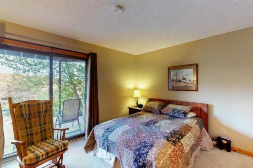 Bear's Den At Sunplace