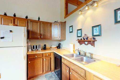 Bear's Den At Sunplace