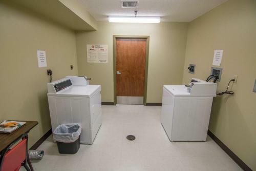 Hotel A119 - Studio Suite With Lake View And Private Balcony!