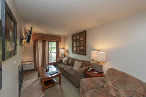 Hotel A212 - 1 Bedroom Standard View Suite With Oversized Deck And Seating!