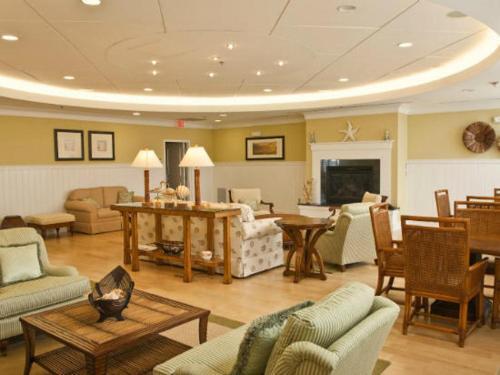 Sunset Island - 14 Corner Store