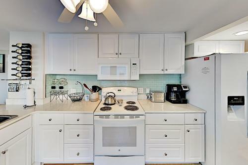 All-new Downtown Getaway - 2 Blocks To Beach & Bay Home