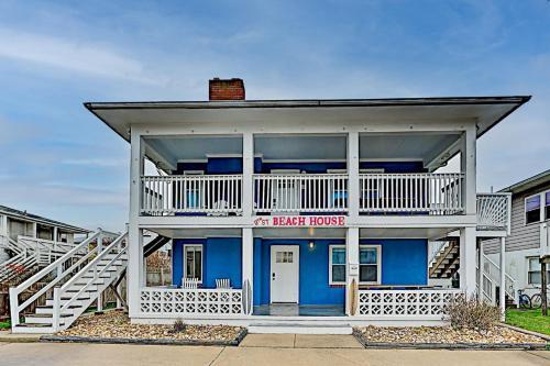 Apartamento Downtown Getaway With Balcony - Walk To Beach! Duplex
