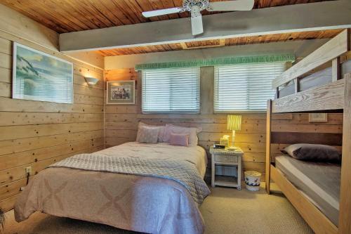 Apartamento Nautical Beachfront Condo With Deck And Ocean Views!
