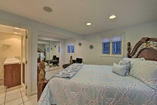 Bourne Home With Hot Tub And Deck, 10 Mins To Beaches!