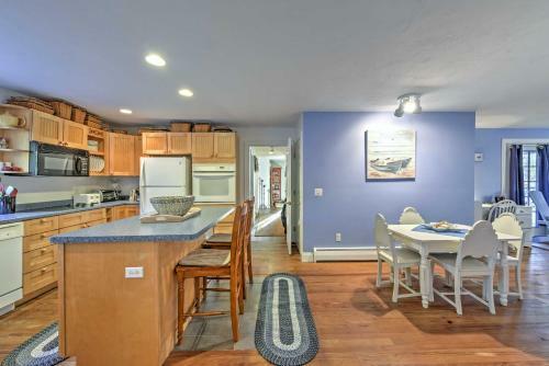 Nautical Bourne Apartment - 2 Mi To Monument Beach