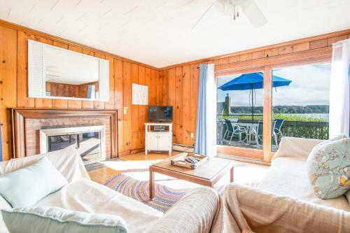 422 Waterfront With Amazing Views Boat Dock Dog Friendly