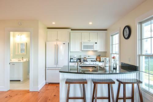 446 Waterfront Fun Awaits In This Huge Family Estate