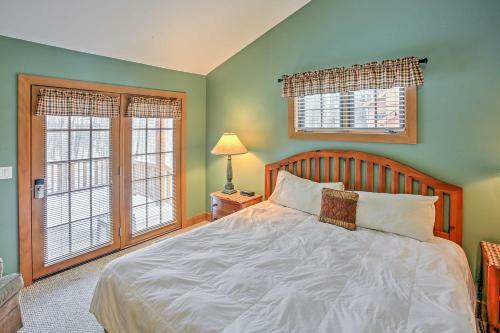 Boyne Falls Townhome With Forest Views-walk To Lifts!