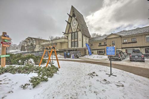 Boyne Falls Townhome With Forest Views-walk To Lifts!
