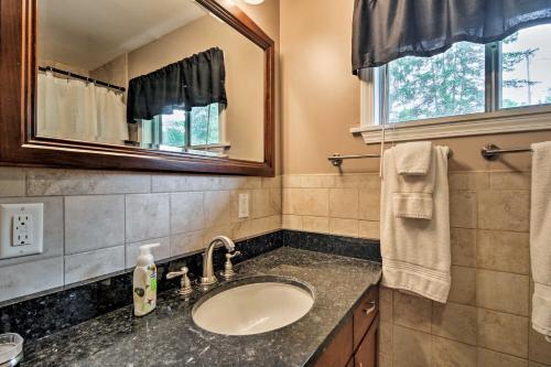 Lake Charlevoix Home With Deck, Walk To Downtown!