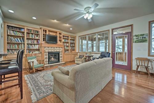 Lake Michigan Waterfront Home 1 Mi To Dtwn!