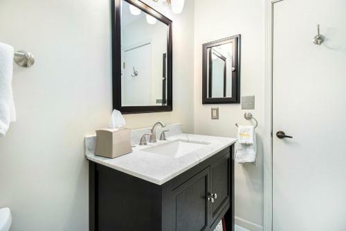 Birchwood: Enchanting Lake Michigan View