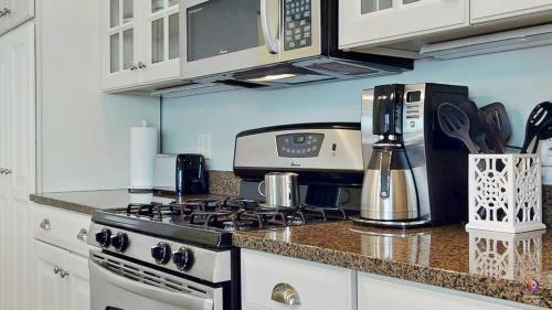 Simply South Haven!!! Steps From Downtown And 3 Blocks To South Beach
