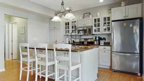 Simply South Haven!!! Steps From Downtown And 3 Blocks To South Beach