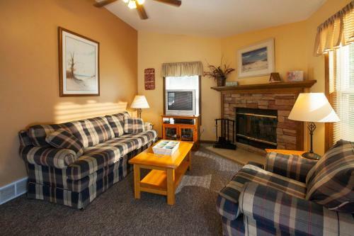 Villa Goshorn Lake Cottage #9