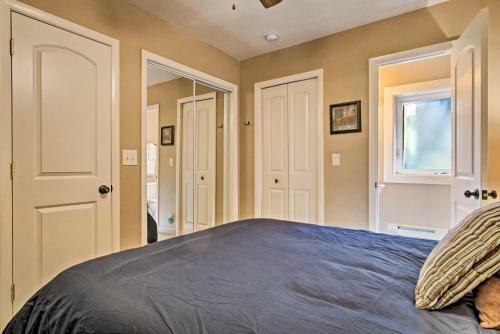 Pet-friendly Cottage Less Than 1 Mile From Oval Beach!