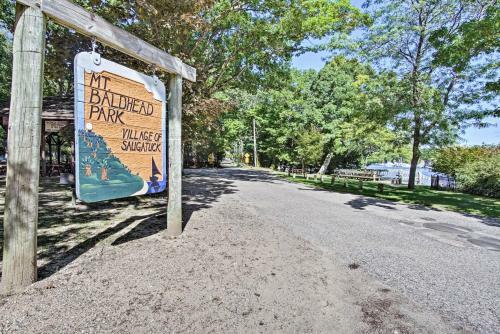 Pet-friendly Cottage Less Than 1 Mile From Oval Beach!