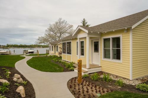 Old Pike Cottages