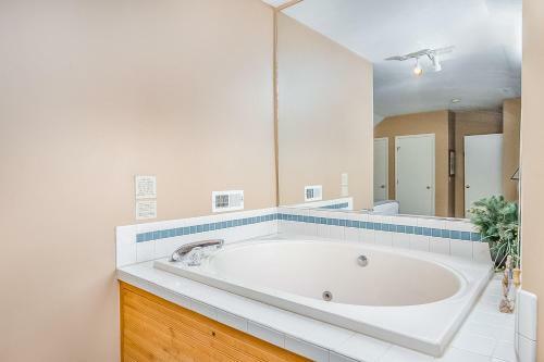 Wintergreen Condos