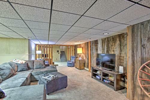 Classy Home With Billiards Table, Country View!