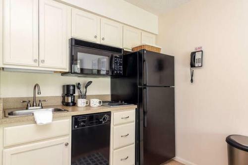 Cute Beach Side Condo On The Beautiful Bay