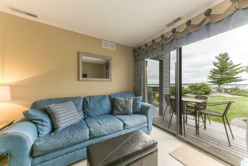 Gorgeous 2 Bedroom Lake View Condo