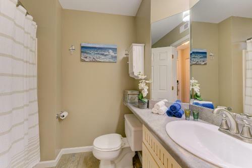 Gorgeous 2 Bedroom Lake View Condo