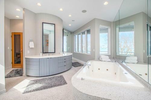 White Pearl Beach House