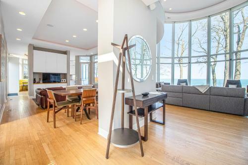 White Pearl Beach House